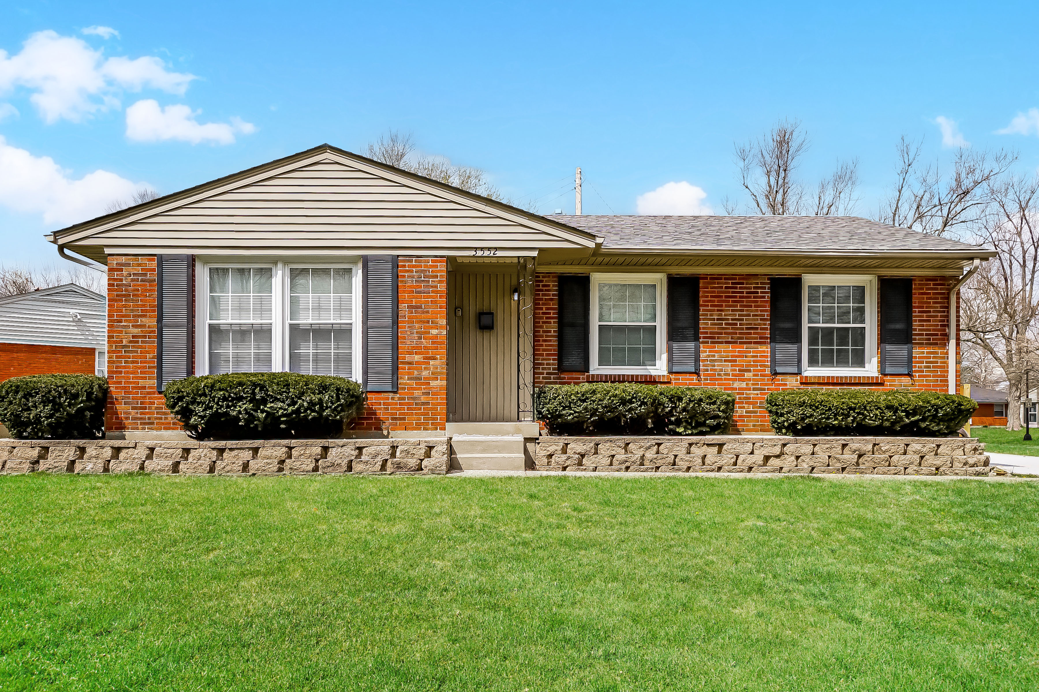 3552 Lisbon Ln Louisville, KY 40218